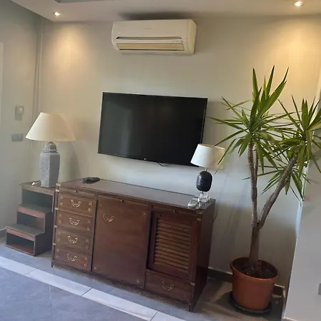 Ground Floor In Prime Location Apartment *