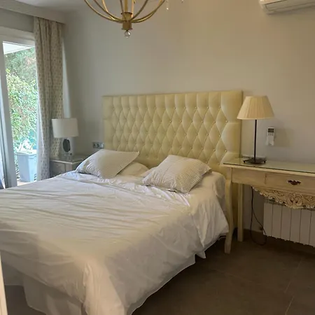 Ground Floor In Prime Location Μαρμπέλλα